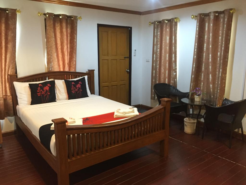 111 Resort & Spa Ban Tha Ramat Bagian luar foto