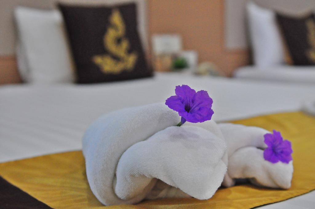111 Resort & Spa Ban Tha Ramat Bagian luar foto