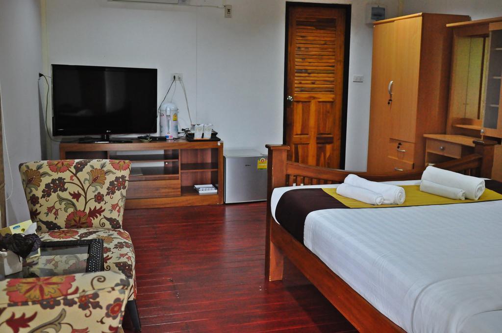111 Resort & Spa Ban Tha Ramat Bagian luar foto
