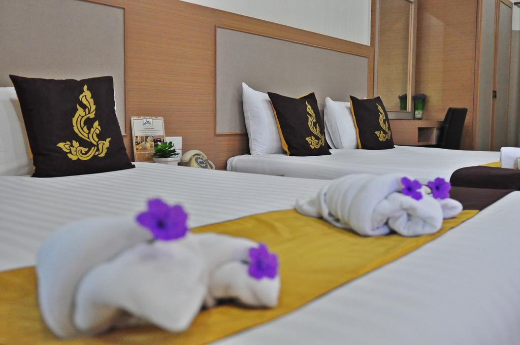 111 Resort & Spa Ban Tha Ramat Bagian luar foto
